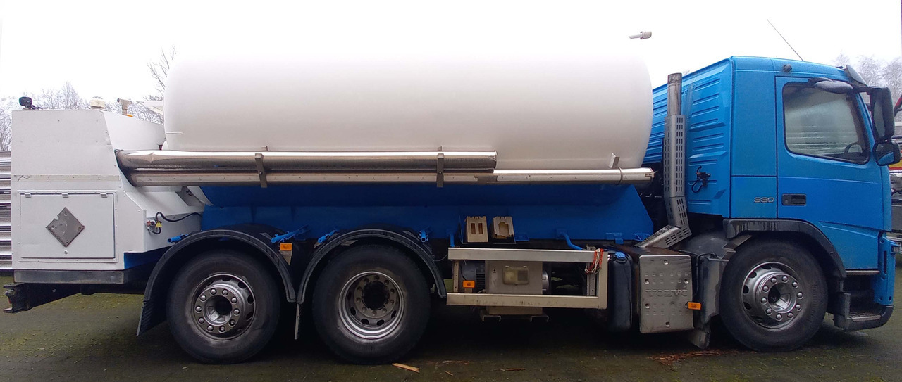 VOLVO Gas tank truck cryogenic used for oxygen, argon, nitrogen. - شاحنة صهريج: صور 1 VOLVO Gas tank truck cryogenic used for oxygen, argon, nitrogen. - شاحنة صهريج: صور 1