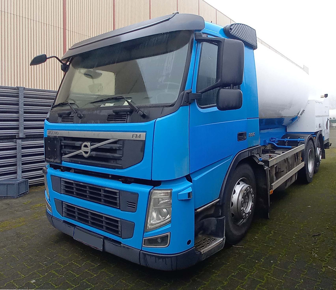 VOLVO Gas tank truck cryogenic used for oxygen, argon, nitrogen. - شاحنة صهريج: صور 3 VOLVO Gas tank truck cryogenic used for oxygen, argon, nitrogen. - شاحنة صهريج: صور 3