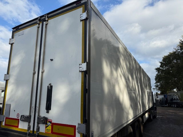 Krone Laadklep APK - بصندوق مغلق نصف مقطورة: صور 3 Krone Laadklep APK - بصندوق مغلق نصف مقطورة: صور 3