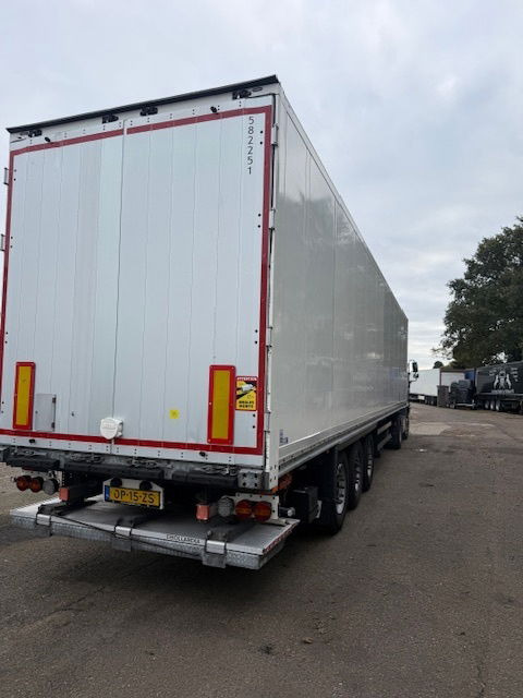 Schmitz Cargobull Gesloten oplegger - بصندوق مغلق نصف مقطورة: صور 2 Schmitz Cargobull Gesloten oplegger - بصندوق مغلق نصف مقطورة: صور 2
