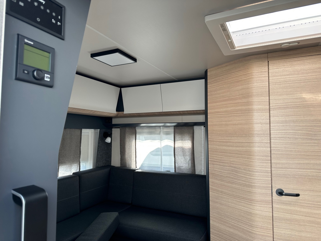 Hobby 585 UL Maxia 2023 - كرفان سحب: صور 5 Hobby 585 UL Maxia 2023 - كرفان سحب: صور 5