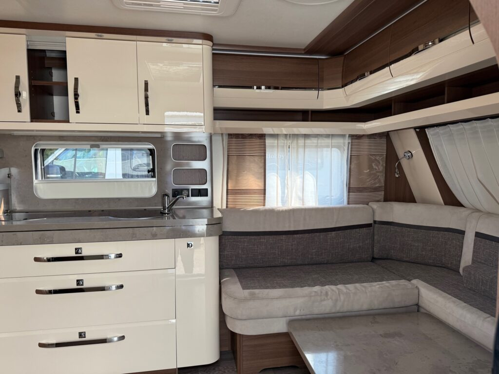 Hobby 720 KWFU Prestige 2020 - كرفان سحب: صور 5 Hobby 720 KWFU Prestige 2020 - كرفان سحب: صور 5