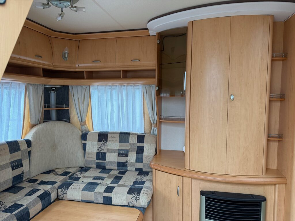 Hobby De Luxe 540 UL 2007 - كرفان سحب: صور 5 Hobby De Luxe 540 UL 2007 - كرفان سحب: صور 5