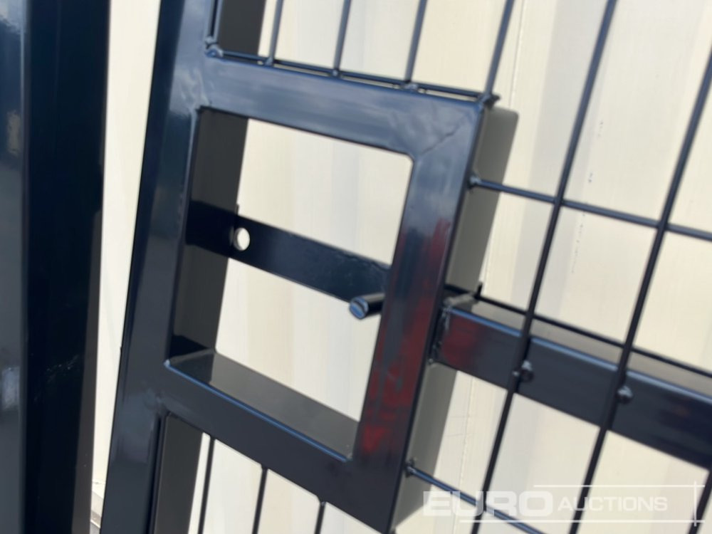 1.2m x 2.4m Pedestrian Gate, Heavy Duty Galvanized Powder Coated, 80mm x 80mm x 3m Post (2 of), Assembly Kit (Black) - معدات البناء: صور 5 1.2m x 2.4m Pedestrian Gate, Heavy Duty Galvanized Powder Coated, 80mm x 80mm x 3m Post (2 of), Assembly Kit (Black) - معدات البناء: صور 5