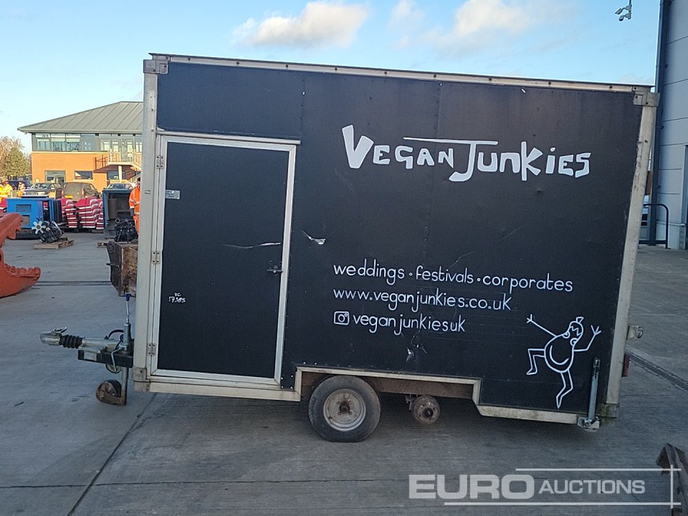 1 Ton Box Twin Axle Trailer, Side Door, Roller Door - مقطورة لنقل المعدات: صور 2 1 Ton Box Twin Axle Trailer, Side Door, Roller Door - مقطورة لنقل المعدات: صور 2