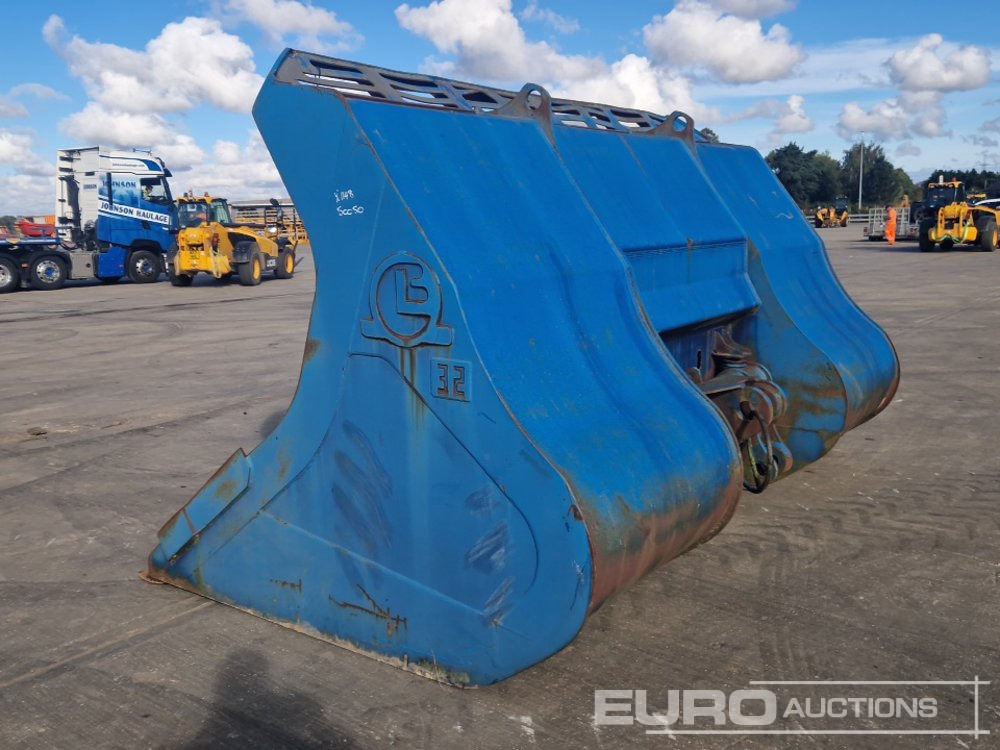 150" Hi Tip Bucket to suit CAT 966 Wheeled Loader - بكت: صور 3 150" Hi Tip Bucket to suit CAT 966 Wheeled Loader - بكت: صور 3