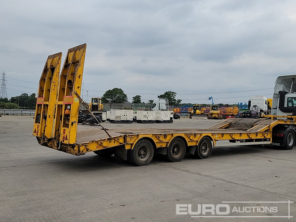 1998 King trailers Tri Axle Step Frame Low Loader Trailer, Neck Ramps, Out Riggers, Hydraulic Ramps - عربة مسطحة منخفضة نصف مقطورة: صور 5 1998 King trailers Tri Axle Step Frame Low Loader Trailer, Neck Ramps, Out Riggers, Hydraulic Ramps - عربة مسطحة منخفضة نصف مقطورة: صور 5