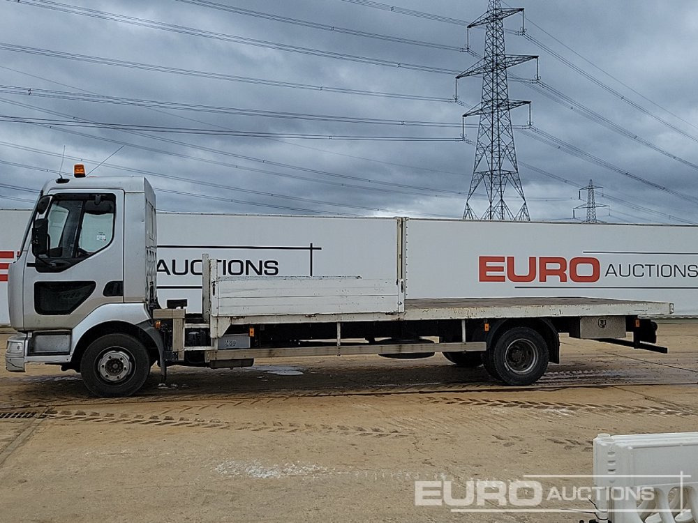 2005 Renault 4x2 Flatbed Lorry, Manual Gearbox (Reg. Docs. Available) - شاحنات مسطحة: صور 2 2005 Renault 4x2 Flatbed Lorry, Manual Gearbox (Reg. Docs. Available) - شاحنات مسطحة: صور 2