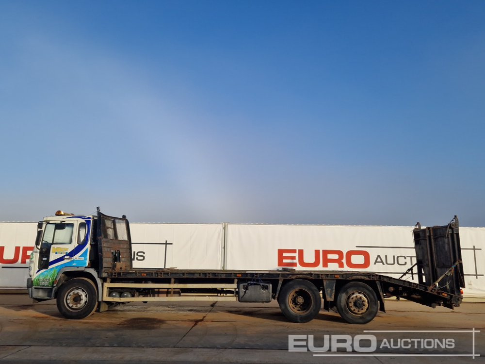 2005 Volvo FL220 - شاحنات مسطحة: صور 2 2005 Volvo FL220 - شاحنات مسطحة: صور 2