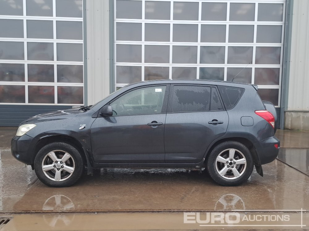 2006 Toyota RAV 4 - سيارة دفع رباعي: صور 2 2006 Toyota RAV 4 - سيارة دفع رباعي: صور 2