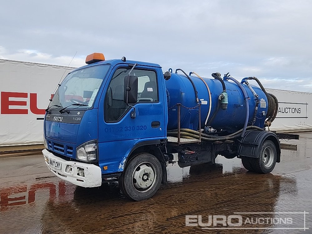 2007 Isuzu NQR - شاحنة صهريج: صور 1 2007 Isuzu NQR - شاحنة صهريج: صور 1