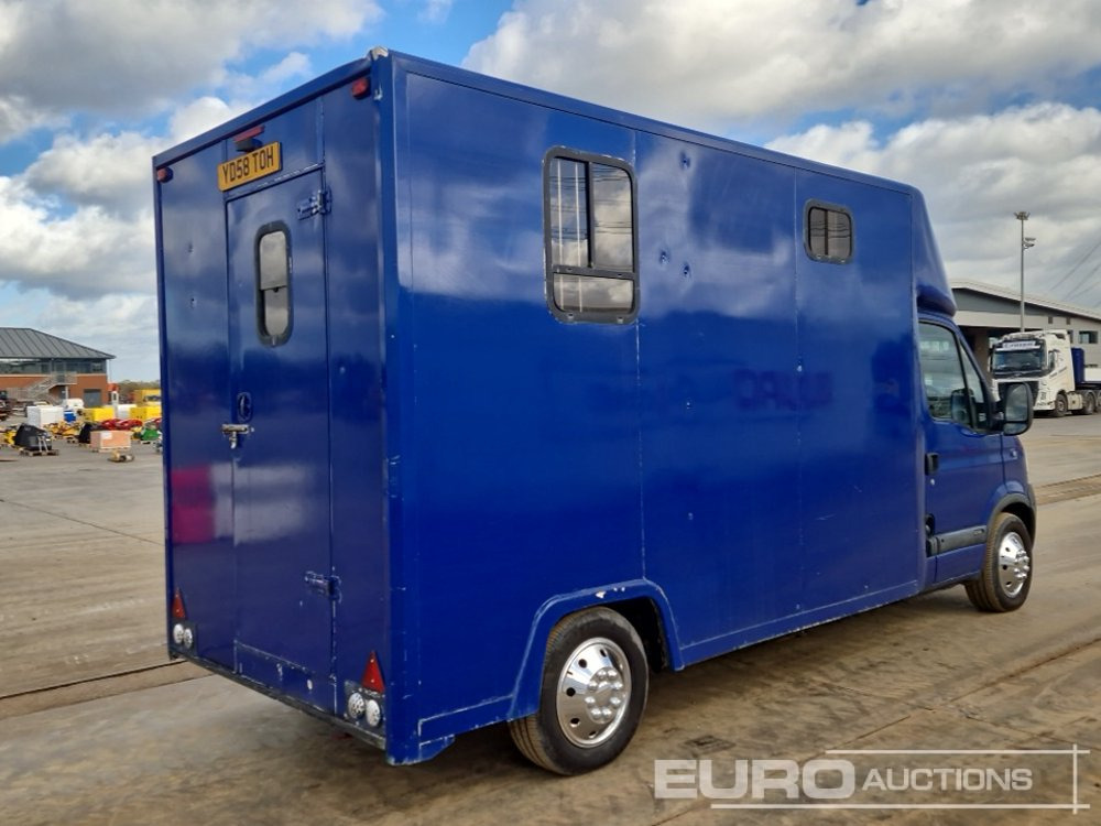 2008 Nissan Interstar - الشاحنات الصغيرة صندوق مغلق: صور 5 2008 Nissan Interstar - الشاحنات الصغيرة صندوق مغلق: صور 5