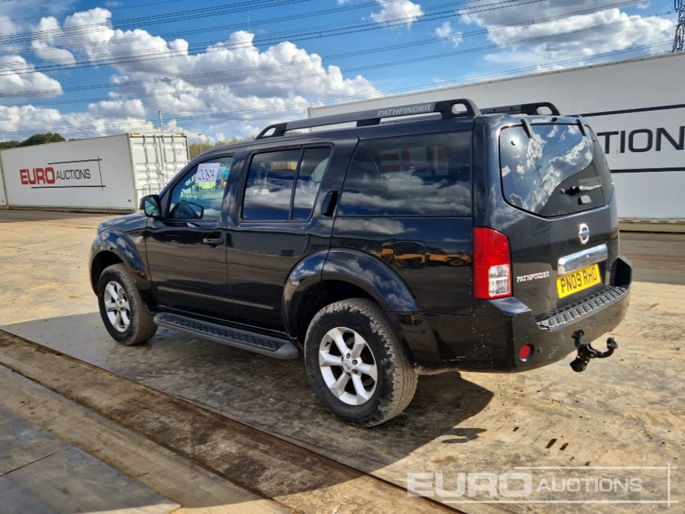 2009 Nissan Pathfinder - سيارة دفع رباعي: صور 3 2009 Nissan Pathfinder - سيارة دفع رباعي: صور 3