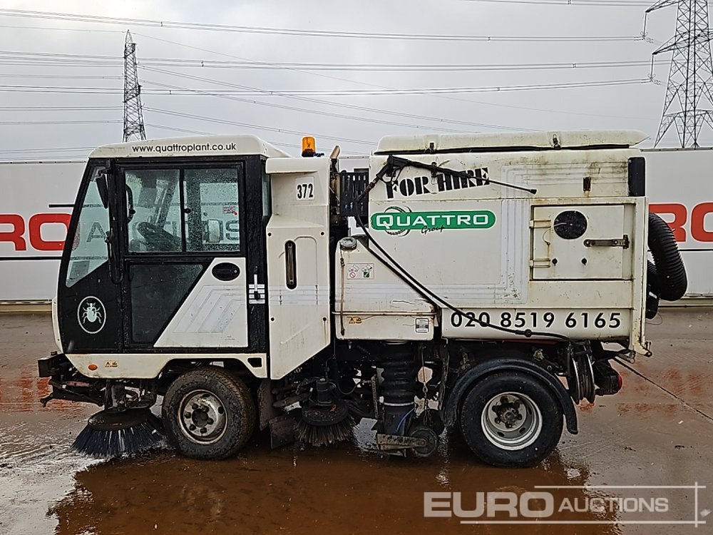 2009 Scarab 4x2 Road Sweeper, Reverse Camera, Automatic Gearbox - سياره كنس شوارع: صور 3 2009 Scarab 4x2 Road Sweeper, Reverse Camera, Automatic Gearbox - سياره كنس شوارع: صور 3