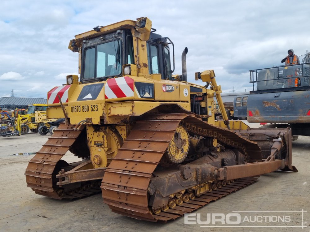 2010 CAT D6T - بلدوزر: صور 5 2010 CAT D6T - بلدوزر: صور 5