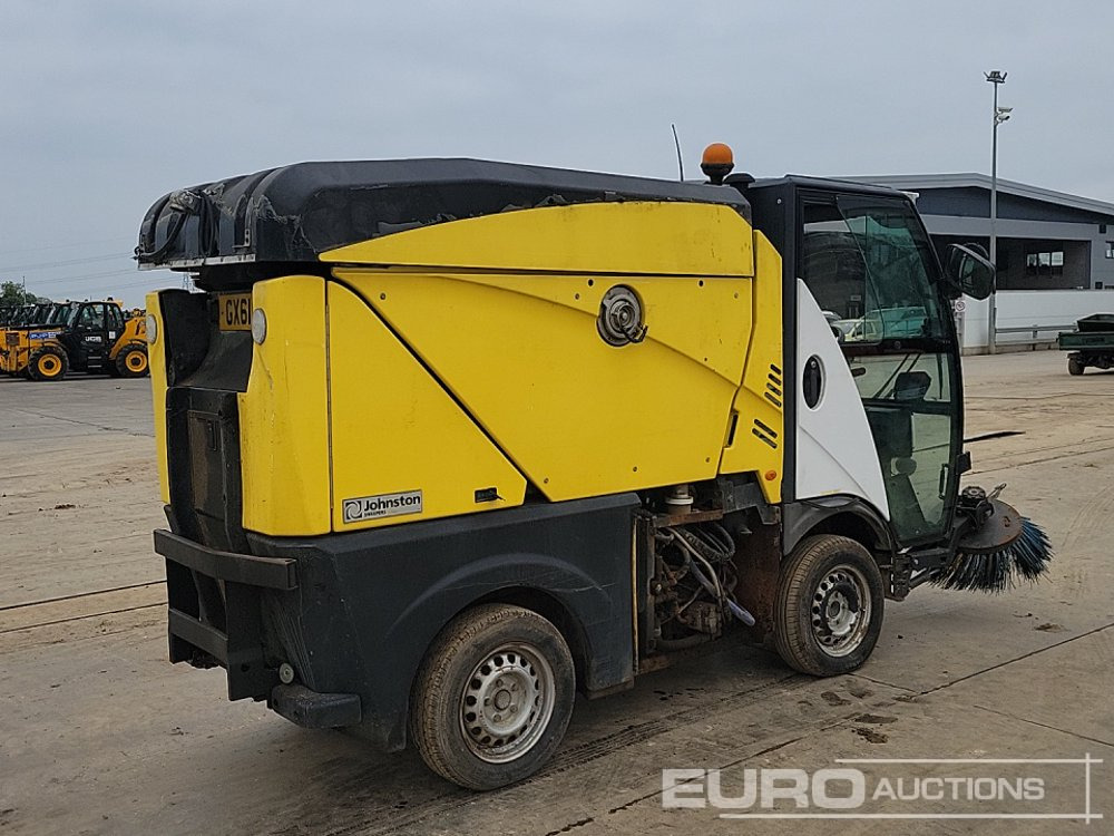 2011 Johnston 4x2 Road Sweeper, Reverse Camera, Automatic Gearbox - سياره كنس شوارع: صور 5 2011 Johnston 4x2 Road Sweeper, Reverse Camera, Automatic Gearbox - سياره كنس شوارع: صور 5