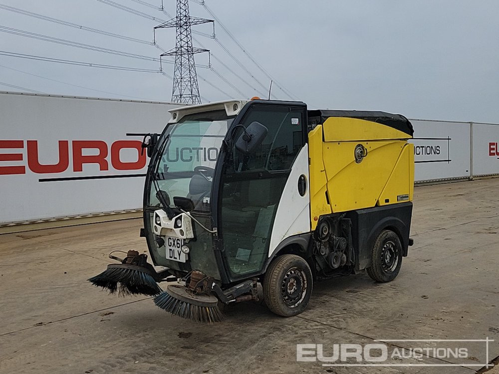 2011 Johnston 4x2 Road Sweeper, Reverse Camera, Automatic Gearbox - سياره كنس شوارع: صور 1 2011 Johnston 4x2 Road Sweeper, Reverse Camera, Automatic Gearbox - سياره كنس شوارع: صور 1