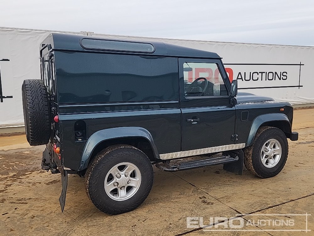 2012 Land Rover Defender 90 - سيارة دفع رباعي: صور 5 2012 Land Rover Defender 90 - سيارة دفع رباعي: صور 5