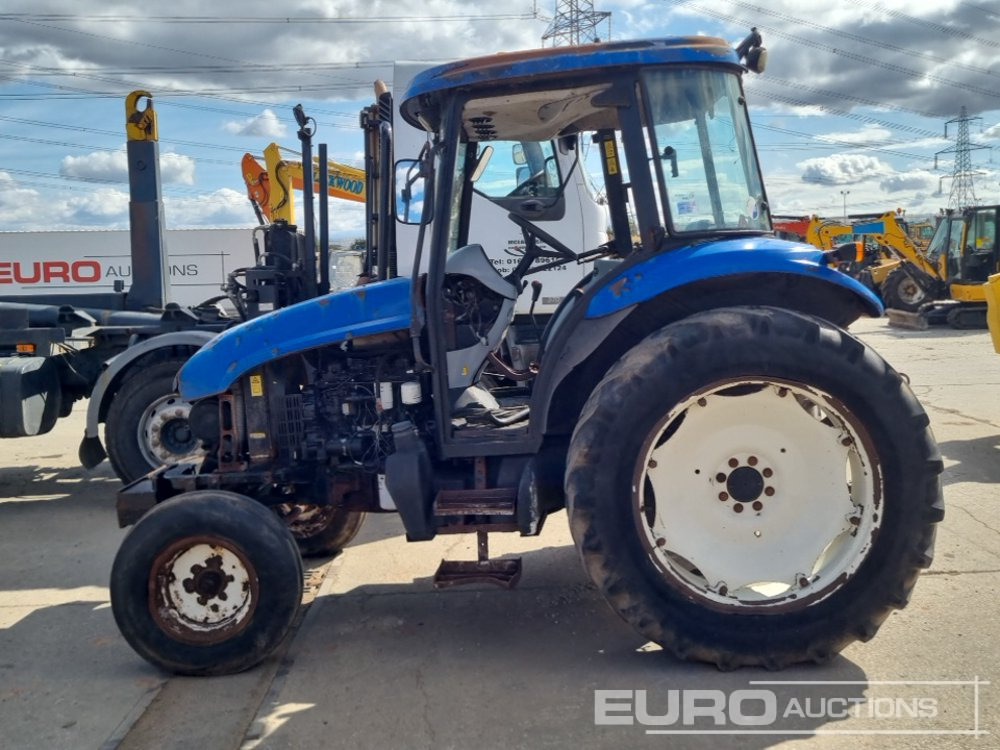 2012 New Holland 2WD Tractor, Spool Valve (No Drive) - جرار: صور 2 2012 New Holland 2WD Tractor, Spool Valve (No Drive) - جرار: صور 2