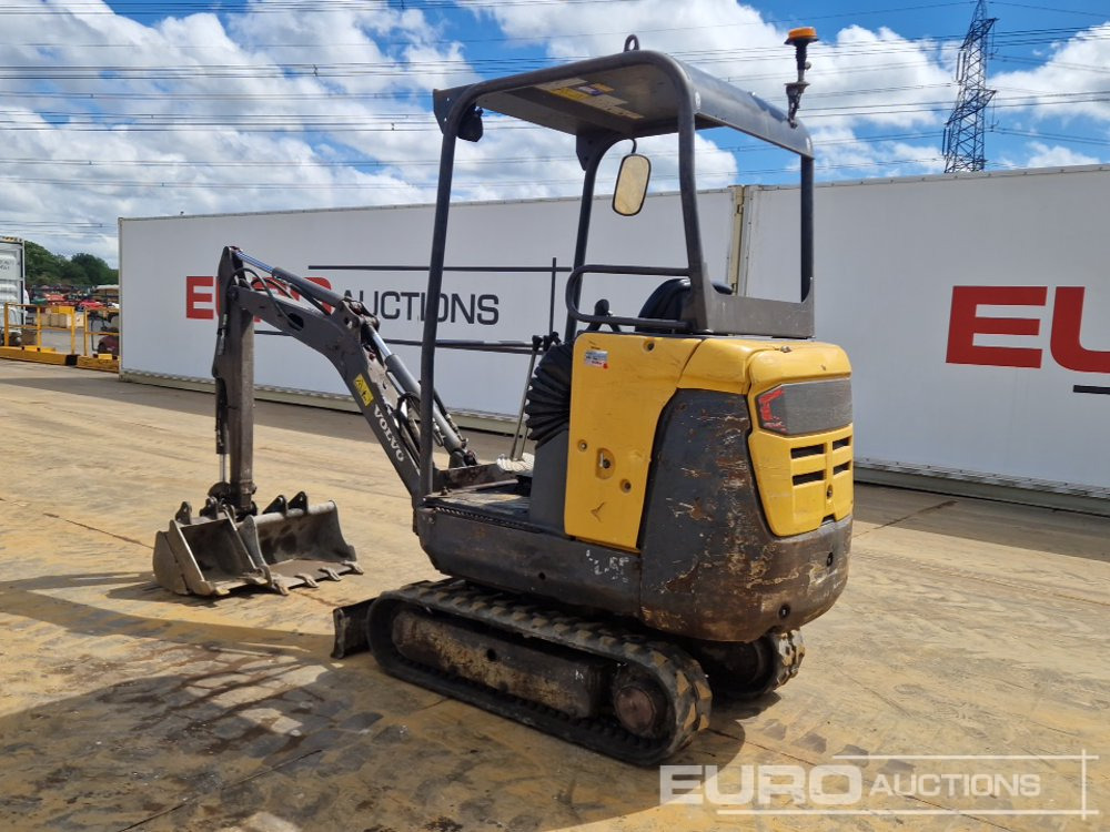 2012 Volvo EC15C - حفارة مصغرة: صور 3 2012 Volvo EC15C - حفارة مصغرة: صور 3