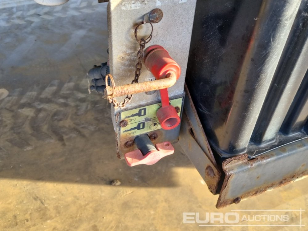 شاحنات مسطحة لنقل المعدات الثقيلة 2013 DAF LF45.180: صور 20 شاحنات مسطحة لنقل المعدات الثقيلة 2013 DAF LF45.180: صور 20