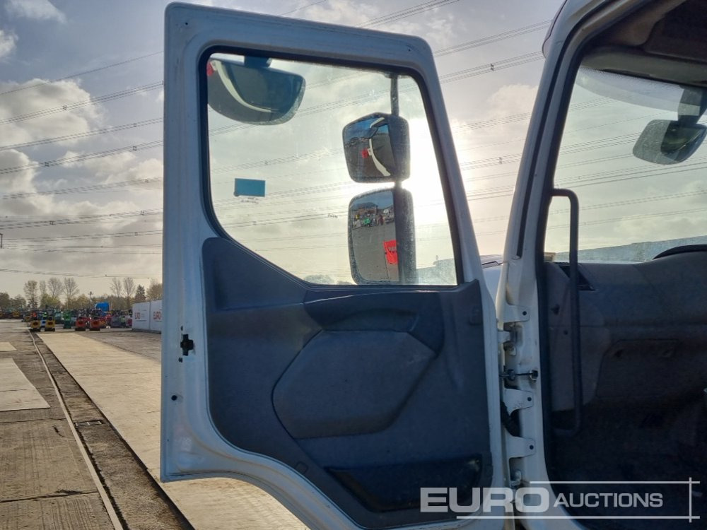 شاحنات مسطحة لنقل المعدات الثقيلة 2013 DAF LF45.180: صور 26 شاحنات مسطحة لنقل المعدات الثقيلة 2013 DAF LF45.180: صور 26