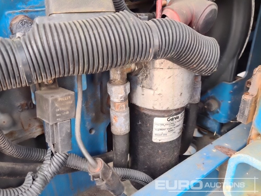 منصات هيدروليكية متنقلة 2014 Genie GS4390: صور 20