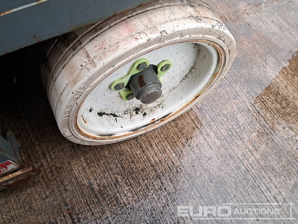 منصات هيدروليكية متنقلة 2014 SkyJack SJ4632: صور 9 منصات هيدروليكية متنقلة 2014 SkyJack SJ4632: صور 9