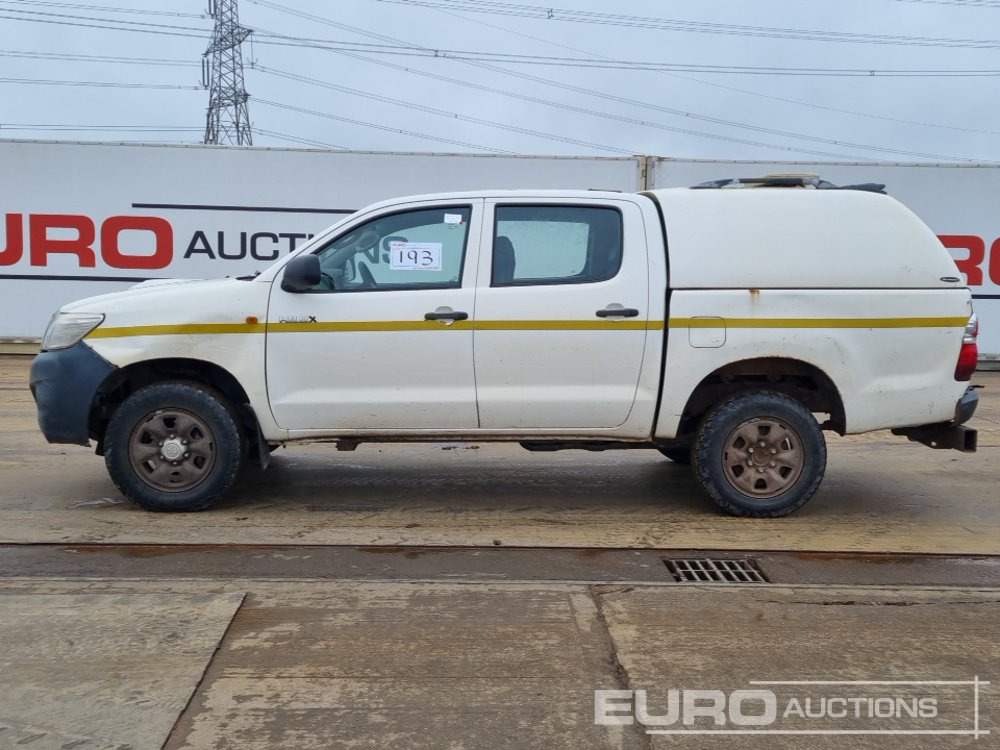2014 Toyota Hilux - شاحنة البيك أب: صور 2 2014 Toyota Hilux - شاحنة البيك أب: صور 2