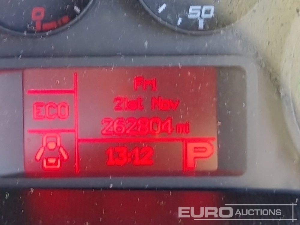 الشاحنات الصغيرة المسطحة 2015 Iveco Daily 35C13: صور 32