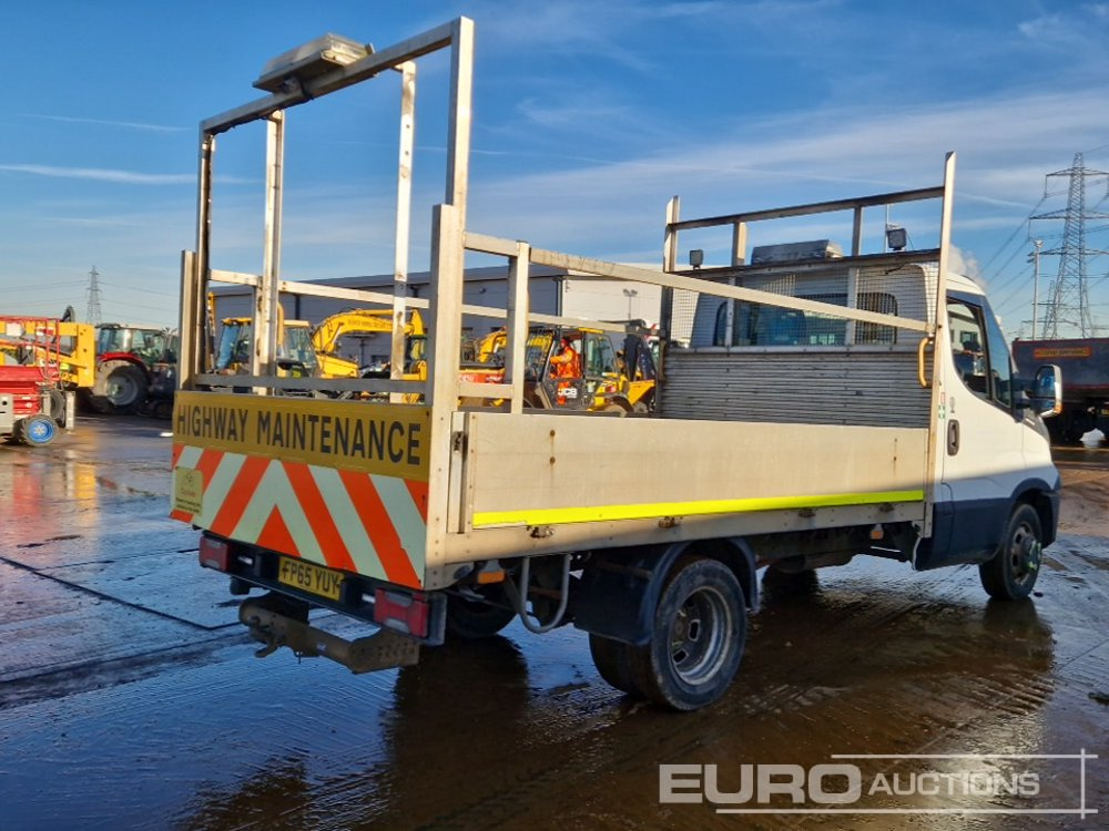 2015 Iveco Daily 35C13 - الشاحنات الصغيرة المسطحة: صور 5 2015 Iveco Daily 35C13 - الشاحنات الصغيرة المسطحة: صور 5