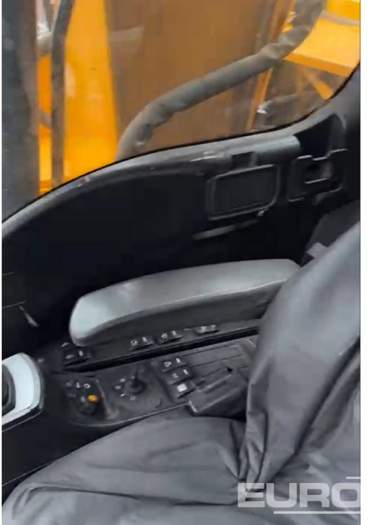 2015 JCB JS130LC - حفارات زحافة: صور 4 2015 JCB JS130LC - حفارات زحافة: صور 4