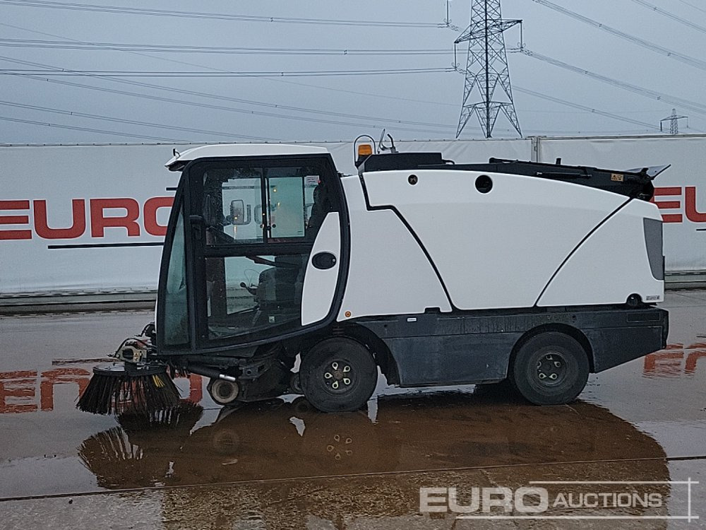 2015 Johnston CX210 - سياره كنس شوارع: صور 2 2015 Johnston CX210 - سياره كنس شوارع: صور 2