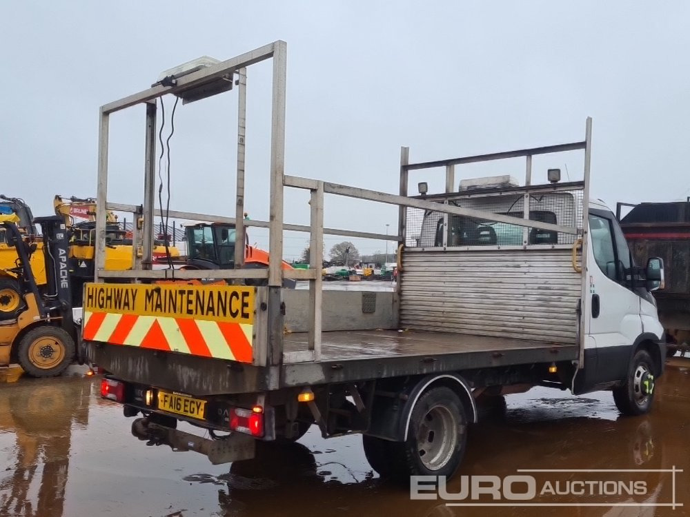 2016 Iveco Daily 35C13 - الشاحنات الصغيرة المسطحة: صور 5 2016 Iveco Daily 35C13 - الشاحنات الصغيرة المسطحة: صور 5