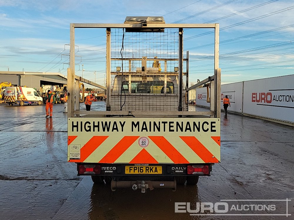 2016 Iveco Daily 35C13 - الشاحنات الصغيرة المسطحة: صور 4 2016 Iveco Daily 35C13 - الشاحنات الصغيرة المسطحة: صور 4