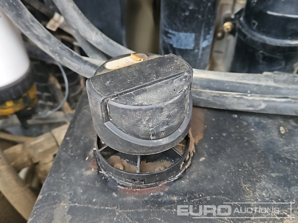 شاحنة قلابة صغيرة 2016 JCB 6TFT: صور 46