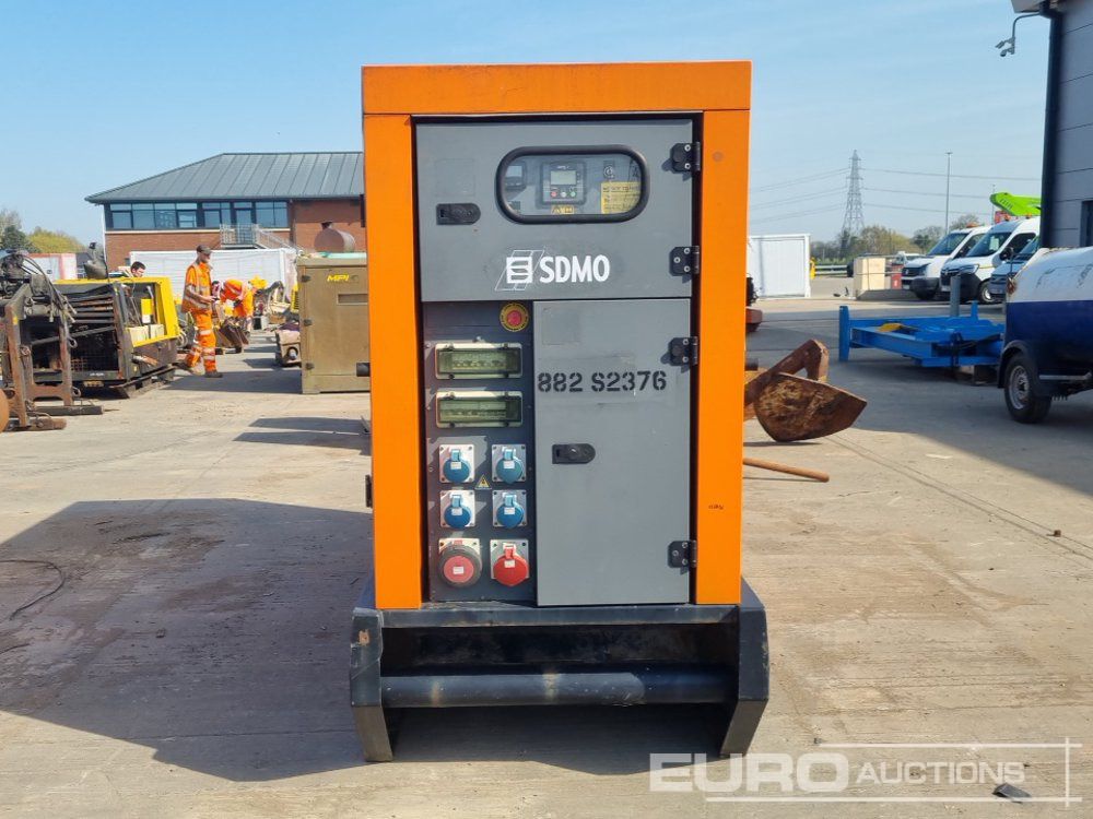 2016 SDMO R110C3 - مجموعة المولدات: صور 2 2016 SDMO R110C3 - مجموعة المولدات: صور 2