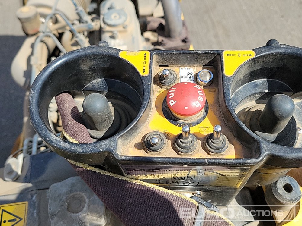 آلة أسفلت 2017 Bomag BMP8500: صور 36