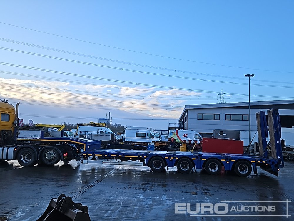 2017 Kassbohrer 4 Axle Extendable Stepframe Low Loader Trailer, 1 Rear Stear Axle, Out Riggers, Hydraulic Fliptoe Ramps - عربة مسطحة منخفضة نصف مقطورة: صور 2 2017 Kassbohrer 4 Axle Extendable Stepframe Low Loader Trailer, 1 Rear Stear Axle, Out Riggers, Hydraulic Fliptoe Ramps - عربة مسطحة منخفضة نصف مقطورة: صور 2