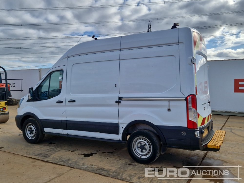 2018 Ford Transit 350 - الشاحنات الصغيرة: صور 3 2018 Ford Transit 350 - الشاحنات الصغيرة: صور 3