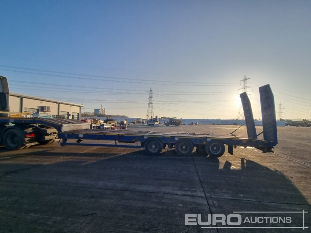 2018 McCauley Tri Axle Step Frame Low Loader Trailer, Out Riggers, Hydraulic Ramps - عربة مسطحة منخفضة نصف مقطورة: صور 2 2018 McCauley Tri Axle Step Frame Low Loader Trailer, Out Riggers, Hydraulic Ramps - عربة مسطحة منخفضة نصف مقطورة: صور 2