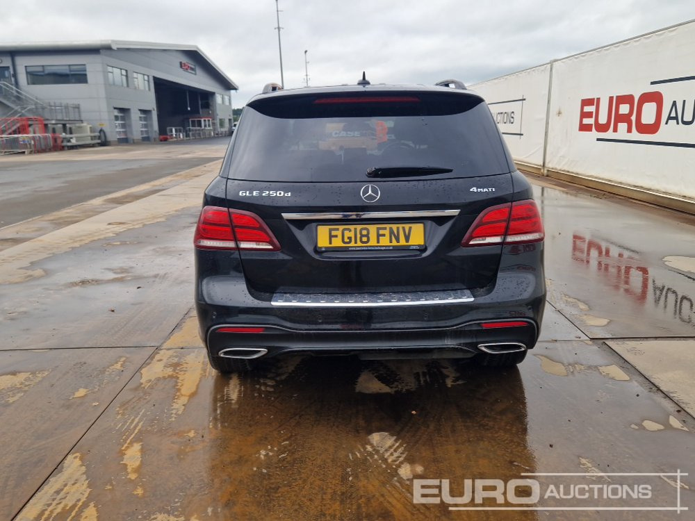 2018 Mercedes Benz GLE 250D - سيارة دفع رباعي: صور 4 2018 Mercedes Benz GLE 250D - سيارة دفع رباعي: صور 4
