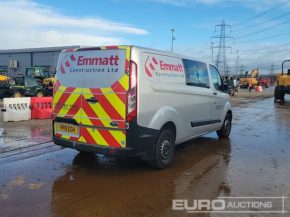 2019 Ford Transit Custom - الشاحنات الصغيرة: صور 5 2019 Ford Transit Custom - الشاحنات الصغيرة: صور 5