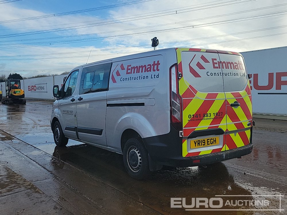 2019 Ford Transit Custom - الشاحنات الصغيرة: صور 3 2019 Ford Transit Custom - الشاحنات الصغيرة: صور 3