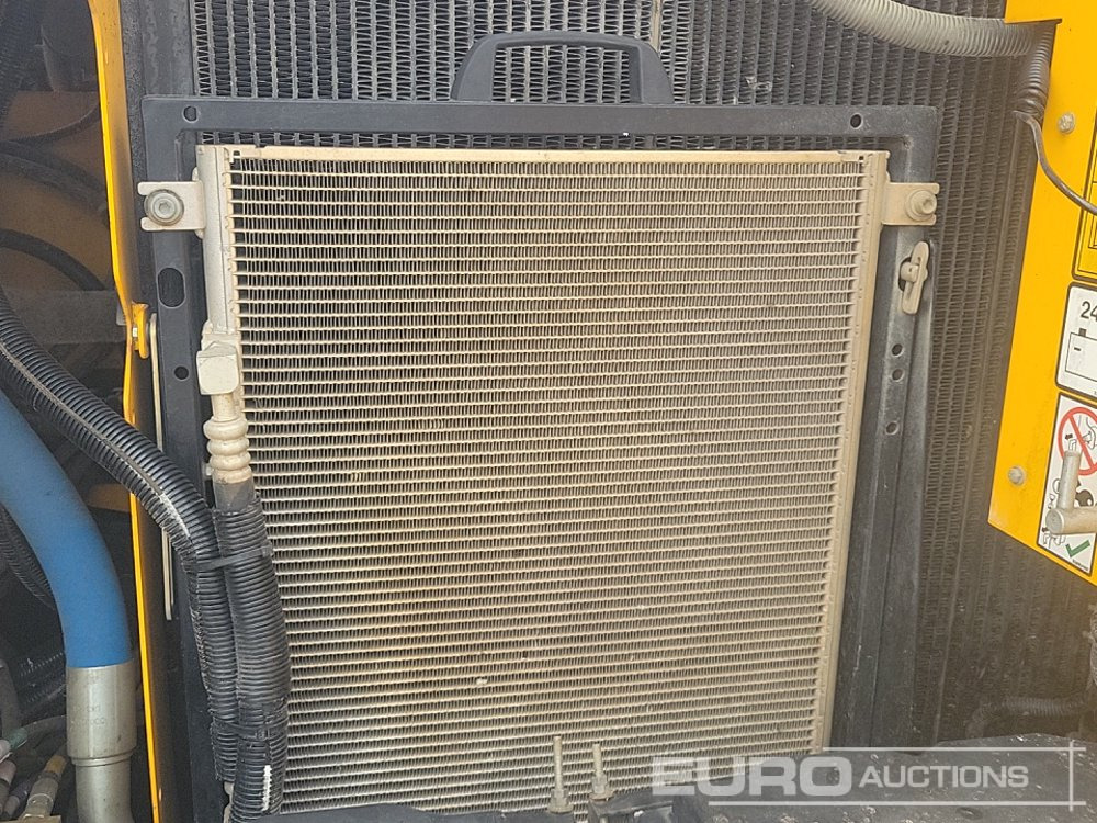 حفارات زحافة 2019 JCB JS131LC: صور 30
