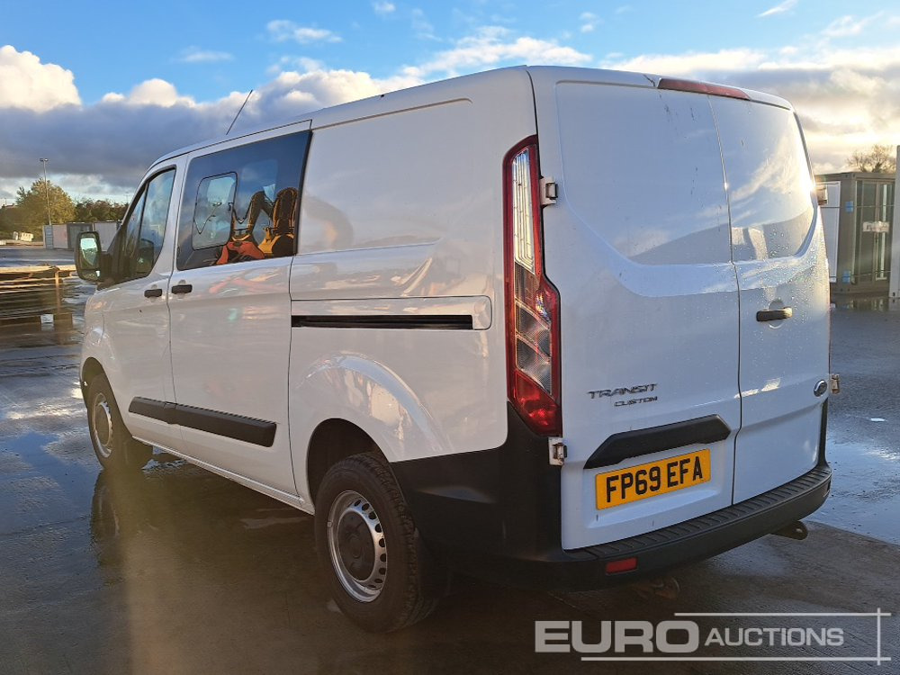 2020 Ford Transit Custom 300 - الشاحنات الصغيرة كابينة مزدوجة: صور 3 2020 Ford Transit Custom 300 - الشاحنات الصغيرة كابينة مزدوجة: صور 3