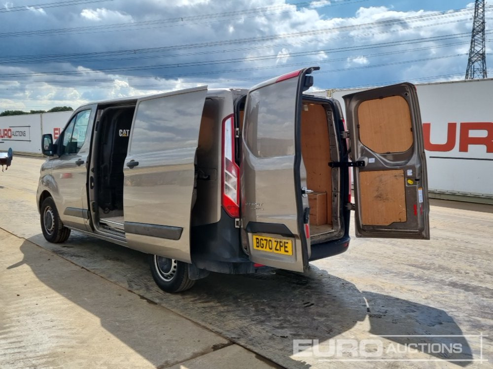 الشاحنات الصغيرة 2020 Ford Transit Custom 300: صور 11