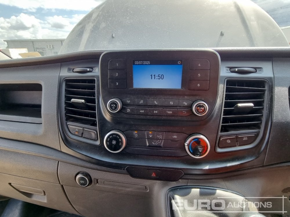 الشاحنات الصغيرة 2020 Ford Transit Custom 300: صور 32