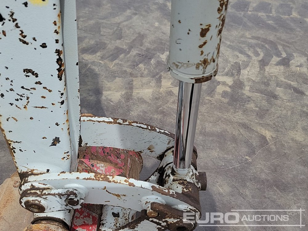 حفارة مصغرة 2020 Takeuchi TB216: صور 30