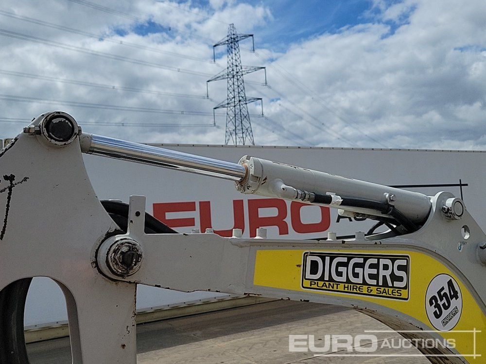 حفارة مصغرة 2020 Takeuchi TB216: صور 35